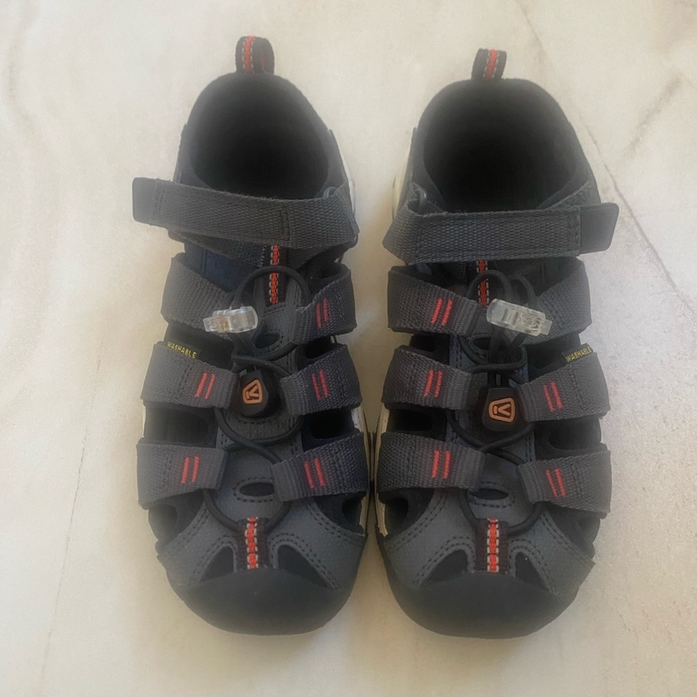 KEEN Newport Neo H2 Closed-Toe Water Sandals - Gray/Orange - Size 1 Big Kid